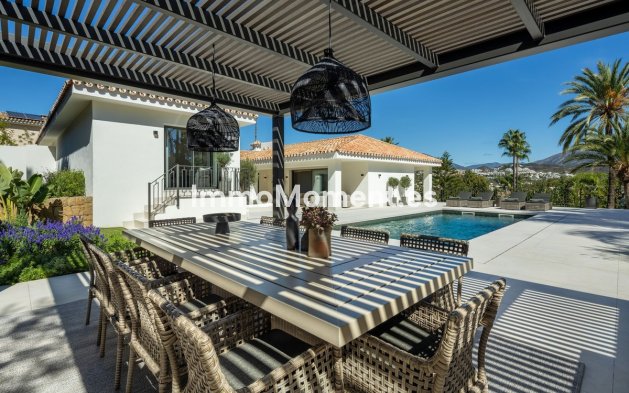 Resale - Villa - Marbella - Nueva Andalucía