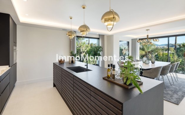 Resale - Villa - Marbella - Nueva Andalucía