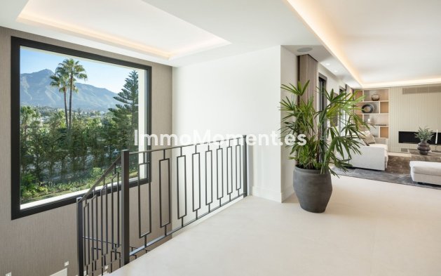 Resale - Villa - Marbella - Nueva Andalucía