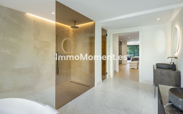 Resale - Villa - Marbella - Nueva Andalucía