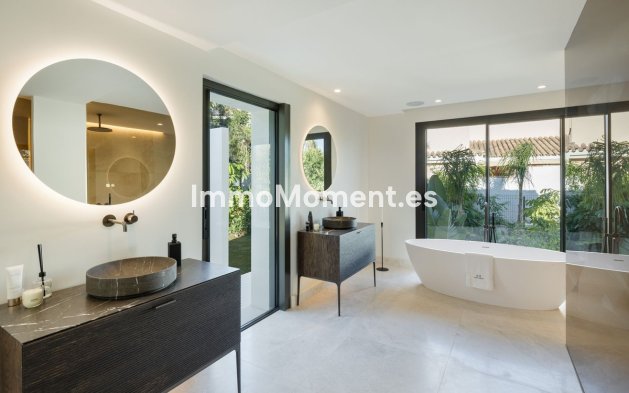Resale - Villa - Marbella - Nueva Andalucía