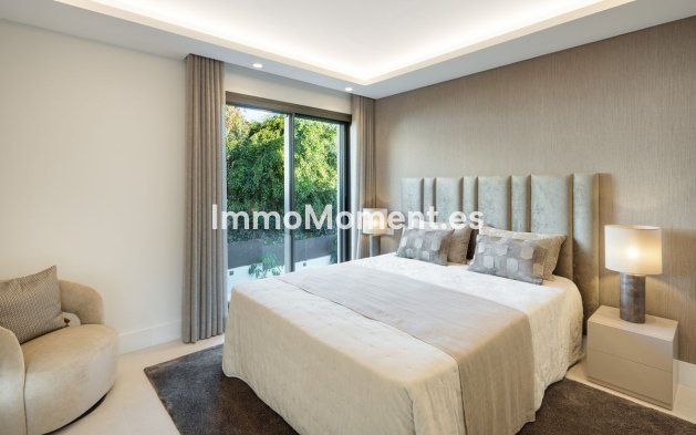 Resale - Villa - Marbella - Nueva Andalucía