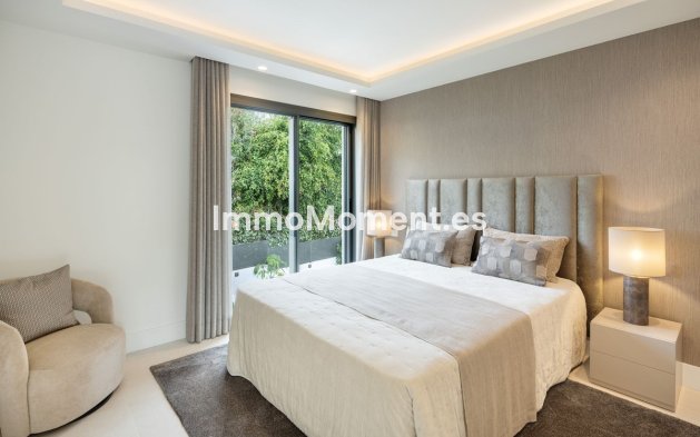 Resale - Villa - Marbella - Nueva Andalucía