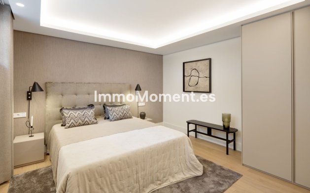 Resale - Villa - Marbella - Nueva Andalucía