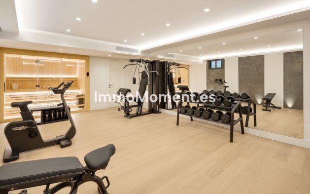 Resale - Villa - Marbella - Nueva Andalucía