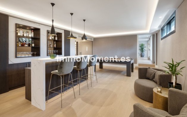 Resale - Villa - Marbella - Nueva Andalucía