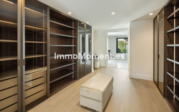 Resale - Villa - Marbella - Nueva Andalucía