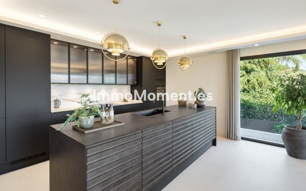 Resale - Villa - Marbella - Nueva Andalucía