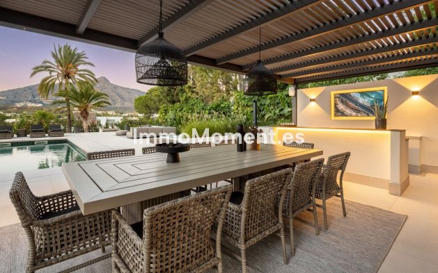 Resale - Villa - Marbella - Nueva Andalucía