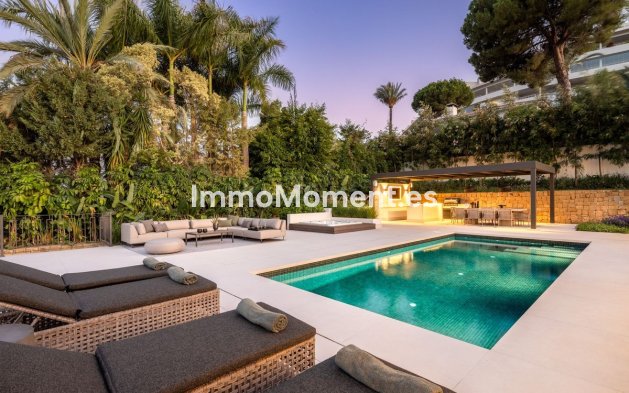 Resale - Villa - Marbella - Nueva Andalucía