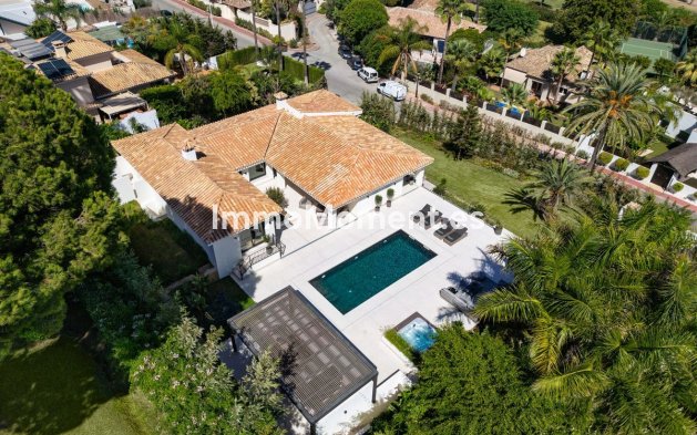 Resale - Villa - Marbella - Nueva Andalucía