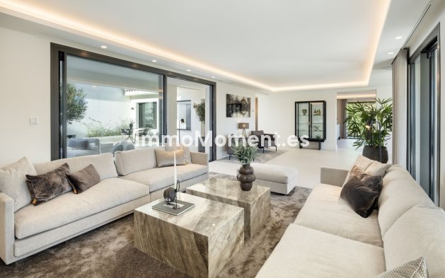 Resale - Villa - Marbella - Nueva Andalucía