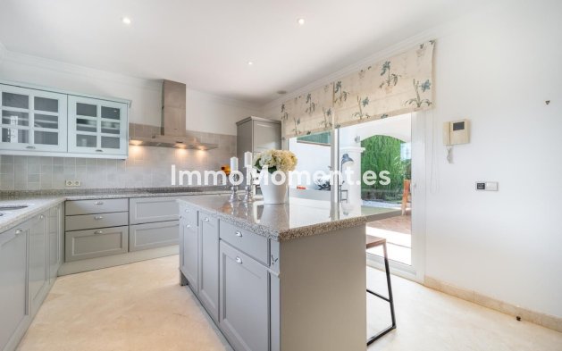 Wiederverkauf - Villa - Marbella - Nueva Andalucía