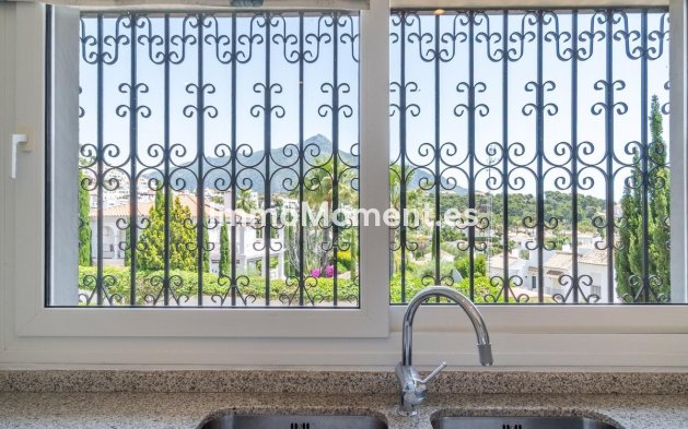 Wiederverkauf - Villa - Marbella - Nueva Andalucía