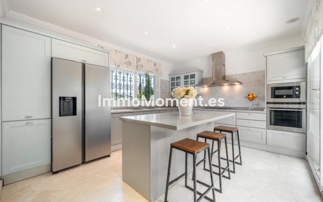 Wiederverkauf - Villa - Marbella - Nueva Andalucía