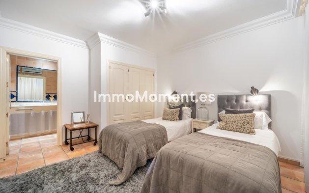 Wiederverkauf - Villa - Marbella - Nueva Andalucía