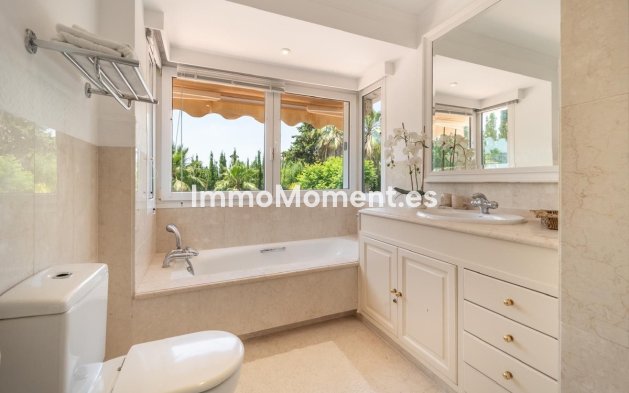 Wiederverkauf - Villa - Marbella - Nueva Andalucía