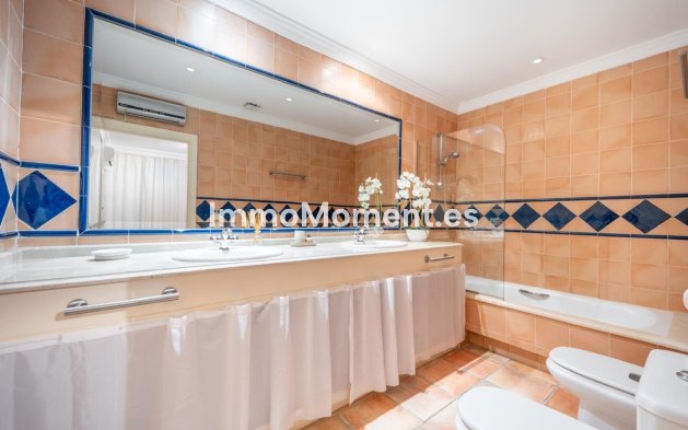 Wiederverkauf - Villa - Marbella - Nueva Andalucía