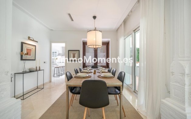 Wiederverkauf - Villa - Marbella - Nueva Andalucía