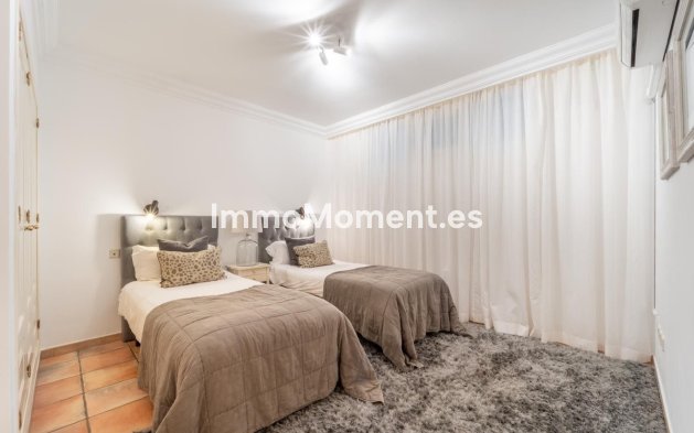 Wiederverkauf - Villa - Marbella - Nueva Andalucía