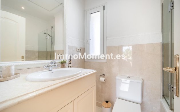 Wiederverkauf - Villa - Marbella - Nueva Andalucía