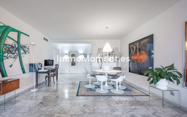 Wiederverkauf - Wohnung - Estepona  - Estepona Centro