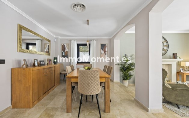 Wiederverkauf - Freistehende Villa - Estepona  - New Golden Mile