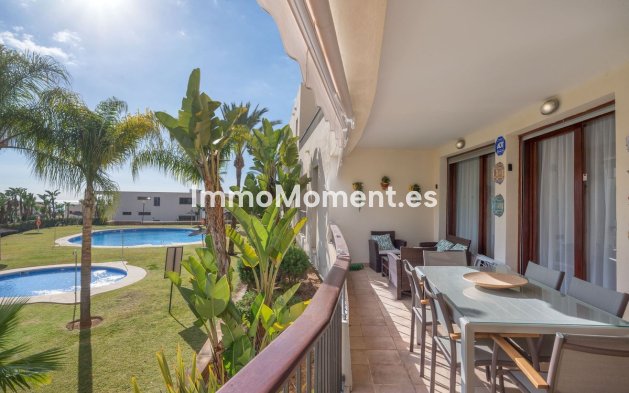 Resale - Apartment - Marbella - Altos de los Monteros
