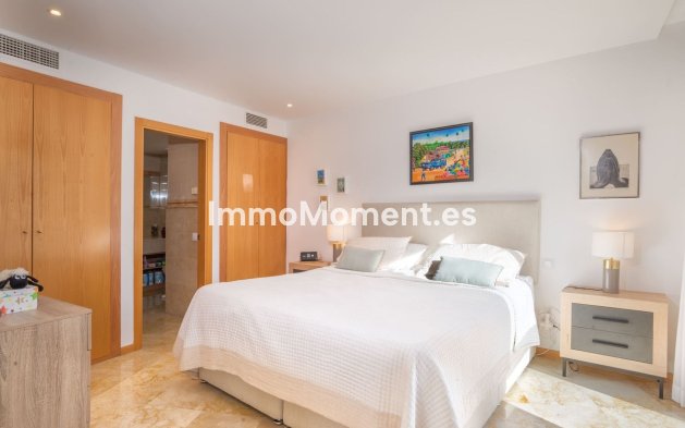 Resale - Apartment - Marbella - Altos de los Monteros