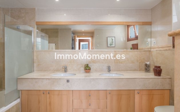 Resale - Apartment - Marbella - Altos de los Monteros