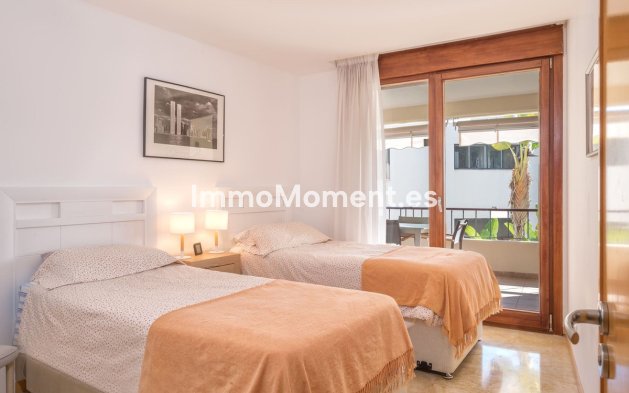 Resale - Apartment - Marbella - Altos de los Monteros