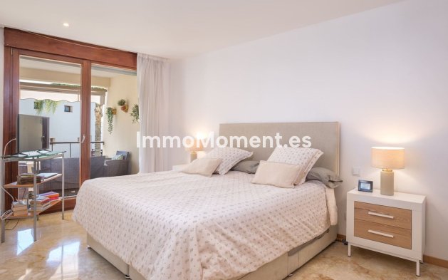 Resale - Apartment - Marbella - Altos de los Monteros
