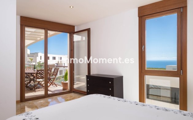 Resale - Apartment - Marbella - Altos de los Monteros