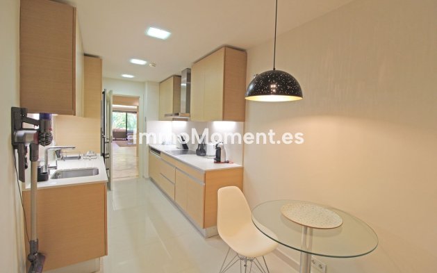 Wiederverkauf - Wohnung - Marbella - Guadalmina Baja