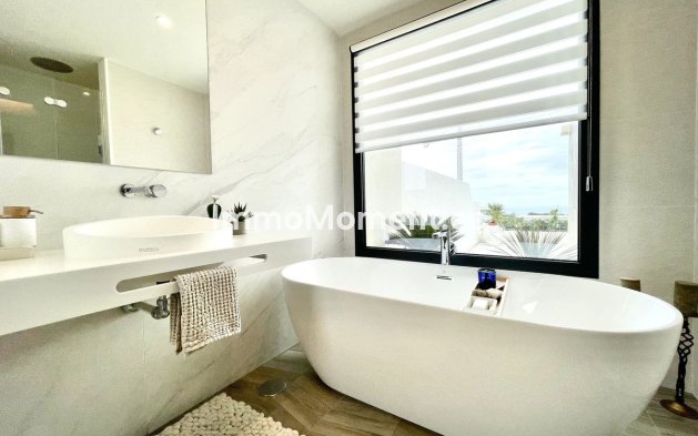 Wiederverkauf - Villa - Marbella - Cabopino