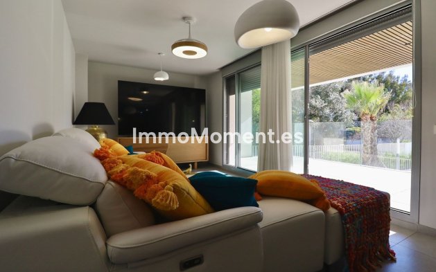 Resale - Apartment - Marbella - Elviria