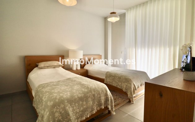 Resale - Apartment - Marbella - Elviria
