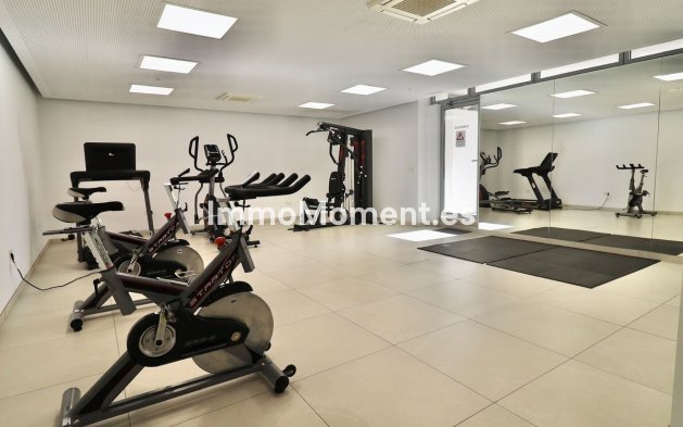 Resale - Apartment - Marbella - Elviria