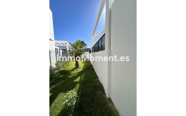 Resale - Villa - Marbella - Río Real