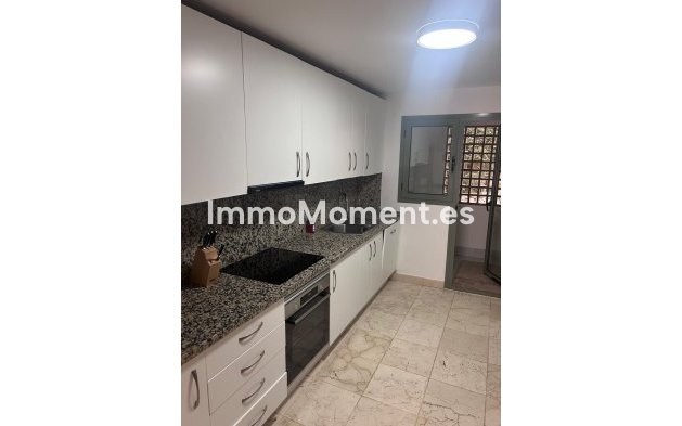 Resale - Apartment - Benahavís - Benahavís Centro