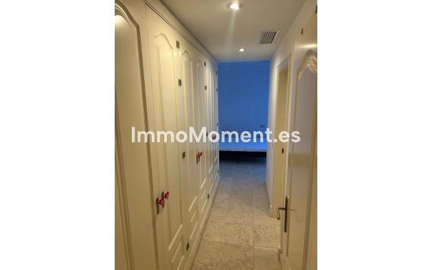 Resale - Apartment - Benahavís - Benahavís Centro