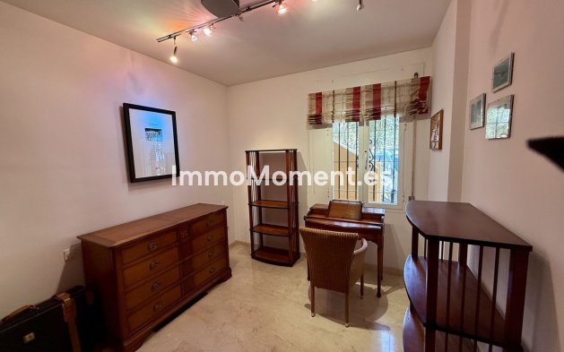 Resale - Villa - Marbella - Elviria