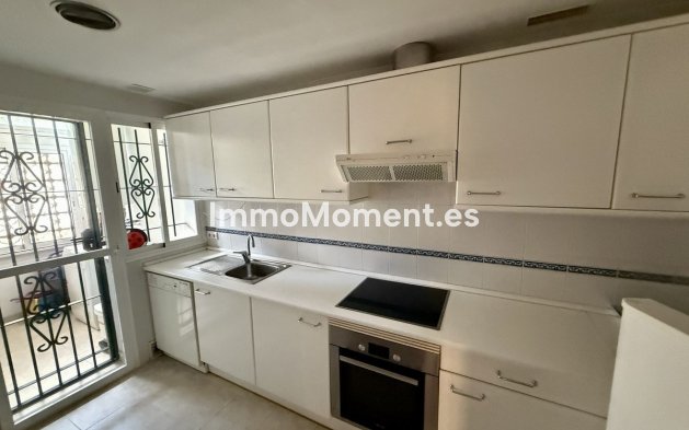 Resale - Villa - Marbella - Elviria