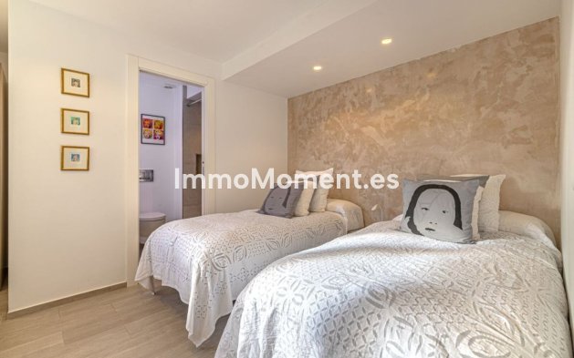 Revente - Villa - Marbella - Las Chapas