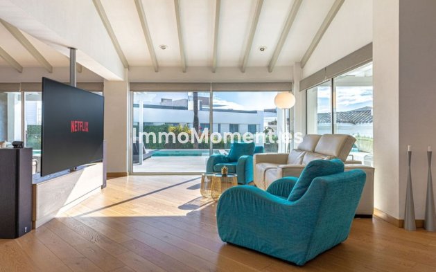 Revente - Villa - Marbella - Las Chapas