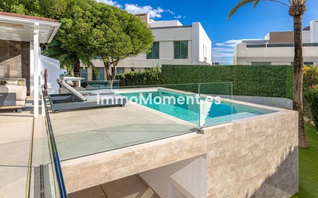 Revente - Villa - Marbella - Las Chapas