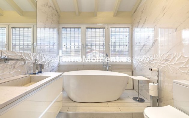 Revente - Villa - Marbella - Las Chapas