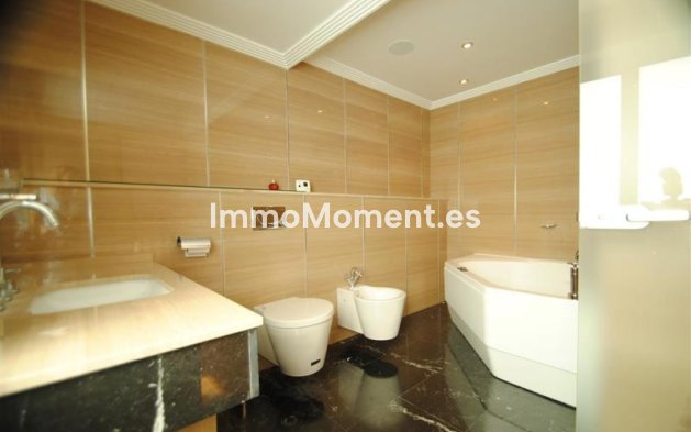 Wiederverkauf - Villa - Marbella - Cabopino