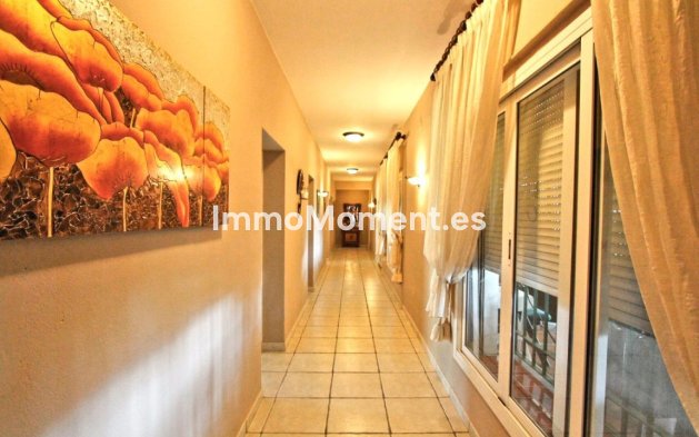 Wiederverkauf - Villa - Marbella - Elviria