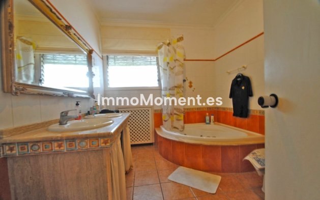 Wiederverkauf - Villa - Marbella - Elviria